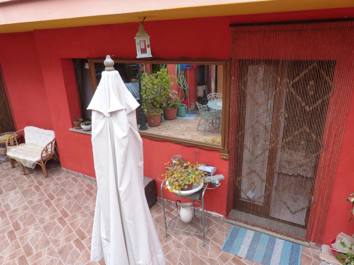 Il Pozzo Dei Desideri Bed & Breakfast Арбус Екстериор снимка