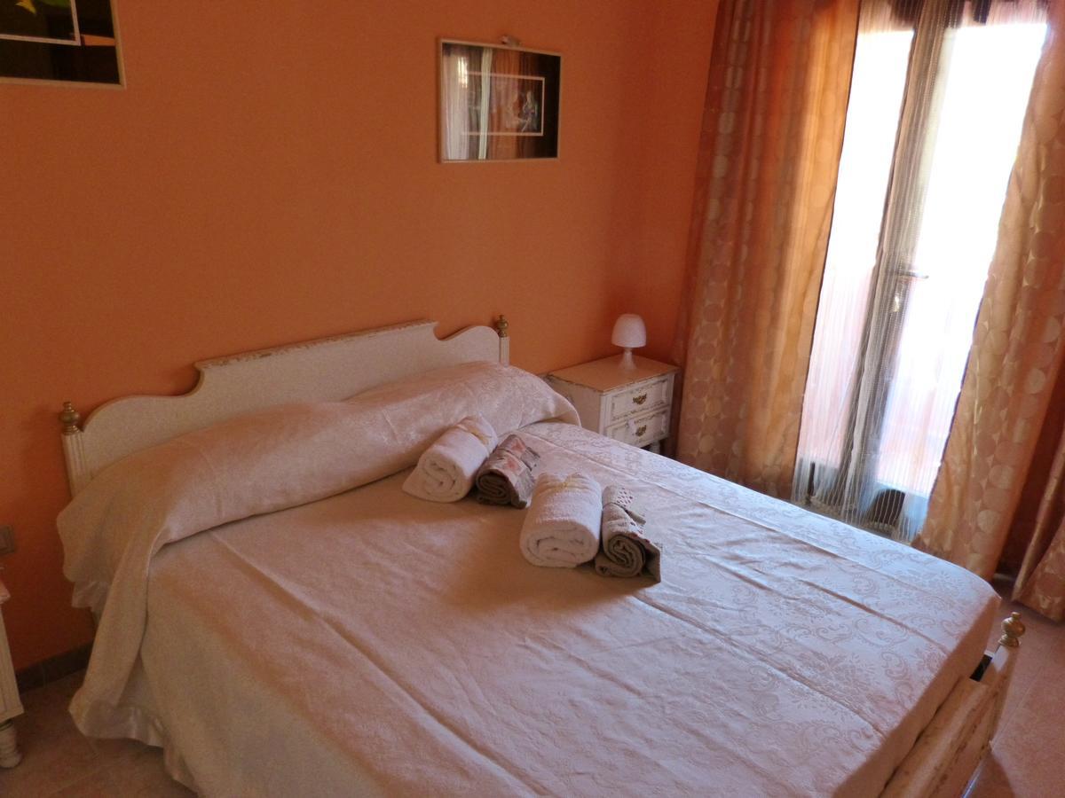 Il Pozzo Dei Desideri Bed & Breakfast Арбус Екстериор снимка