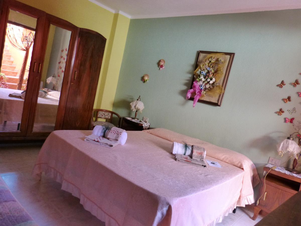Il Pozzo Dei Desideri Bed & Breakfast Арбус Екстериор снимка