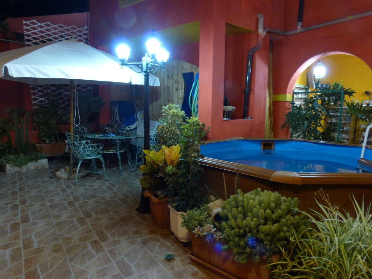 Il Pozzo Dei Desideri Bed & Breakfast Арбус Екстериор снимка