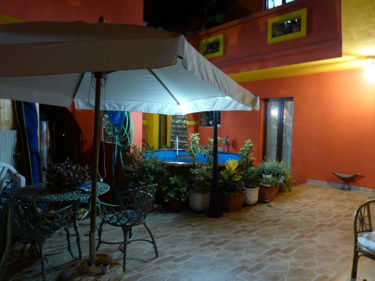 Il Pozzo Dei Desideri Bed & Breakfast Арбус Екстериор снимка